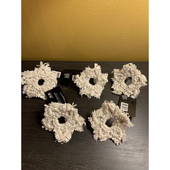 Set Of Five Macrame Snowflake Napkin Ring Table Decor Tray Filler Winter Dining - Picture 10 of 12